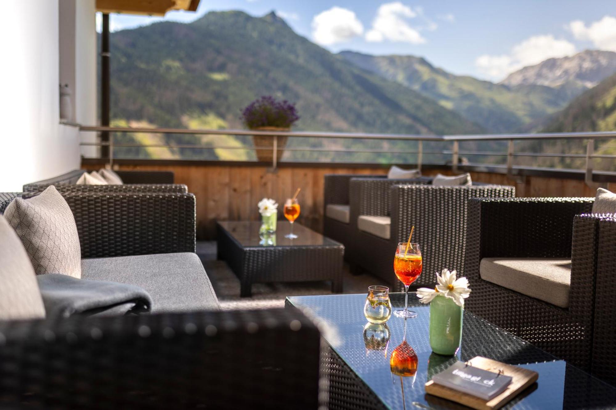 Tillga Glueck - 4 Stars Obertilliach Exterior photo